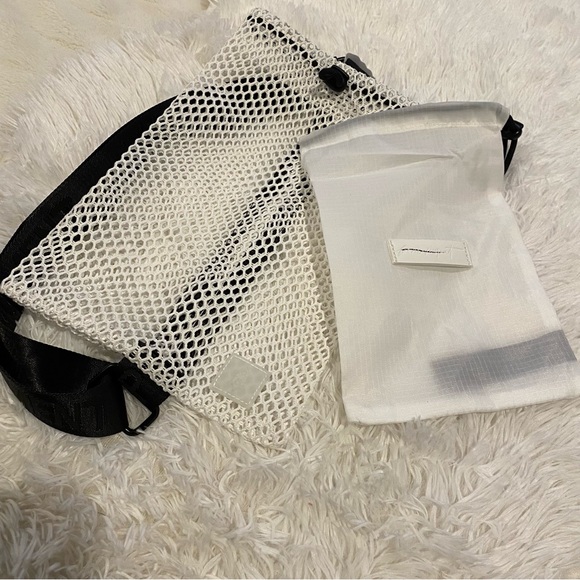 FP Movement Mini Mesh Sling Crossbody Bag | One Size - Picture 6 of 7